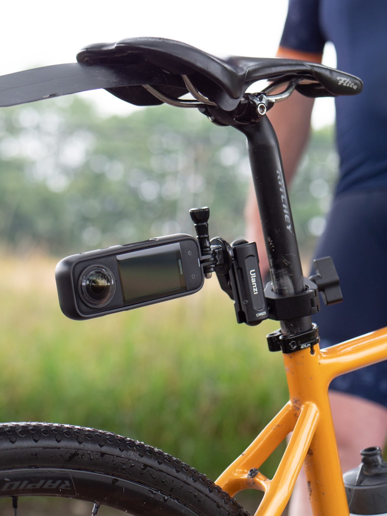 fietsaccessoires - handle bar mount onder je zadel bevestigen