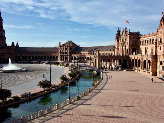 Plaza España in de Spaanse stad Sevilla, dat een geweldige plek is voor het maken van een fietstour.